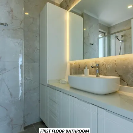 Charming With A Pool Ferienhaus *