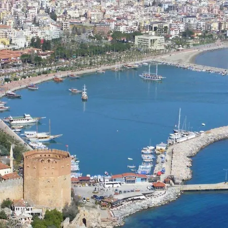 Charming With A Pool Ferienhaus Alanya