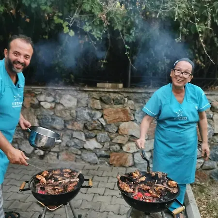 Charming With A Pool Ferienhaus *