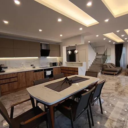 Charming With A Pool Ferienhaus *