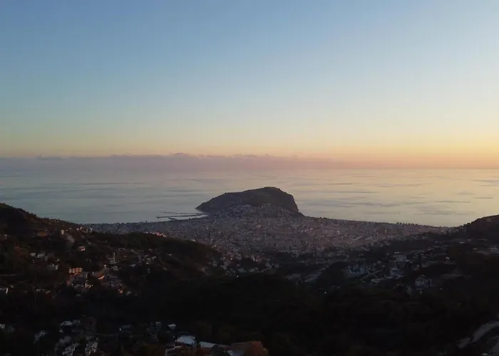 Charming With A Pool Vakantiehuis Alanya