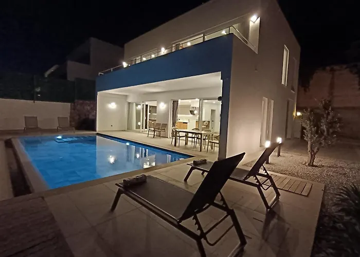 Charming With A Pool Vakantiehuis *