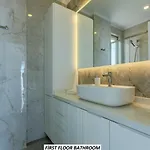 Charming With A Pool Vakantiehuis *