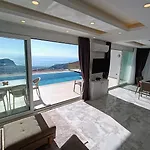 Charming With A Pool Vakantiehuis *