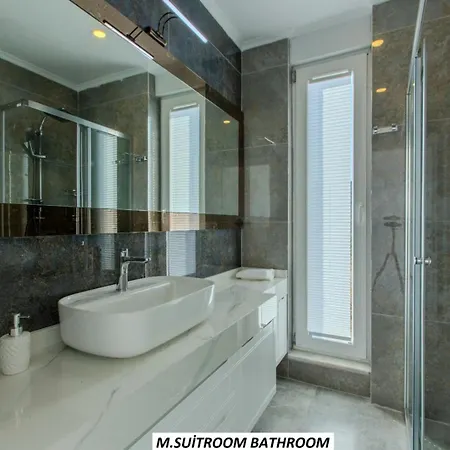 Tatil Evi Charming With A Pool