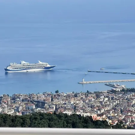 Tatil Evi Charming With A Pool