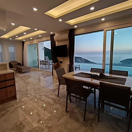 Charming With A Pool ألانيا