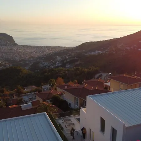 Charming With A Pool Tatil Evi