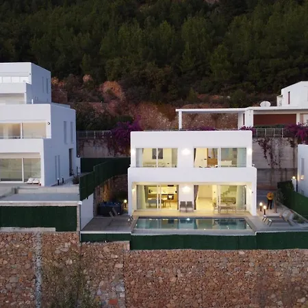 Charming With A Pool Feriehus *