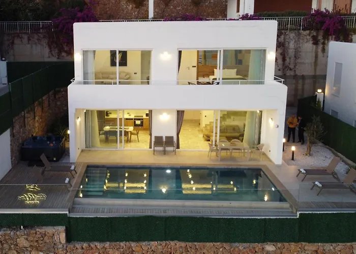 Charming With A Pool Tatil Evi Alanya