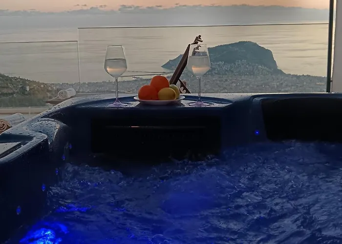 Tatil Evi Charming With A Pool