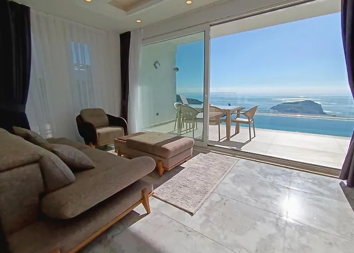 Tatil Evi Charming With A Pool Alanya
