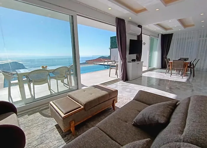 Charming With A Pool Tatil Evi Alanya
