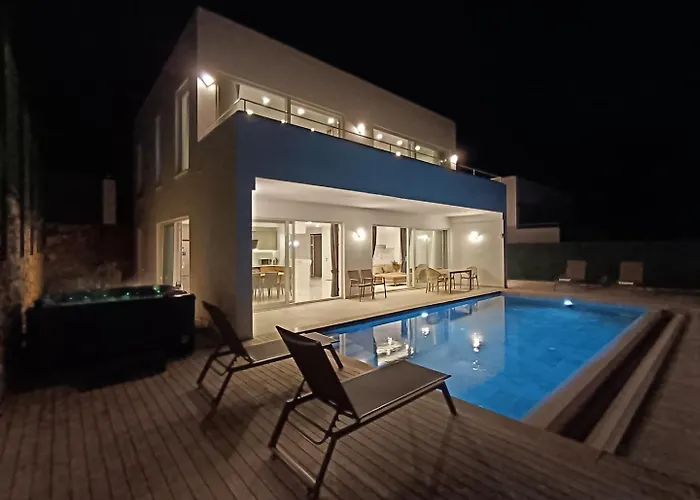 Charming With A Pool Tatil Evi Alanya